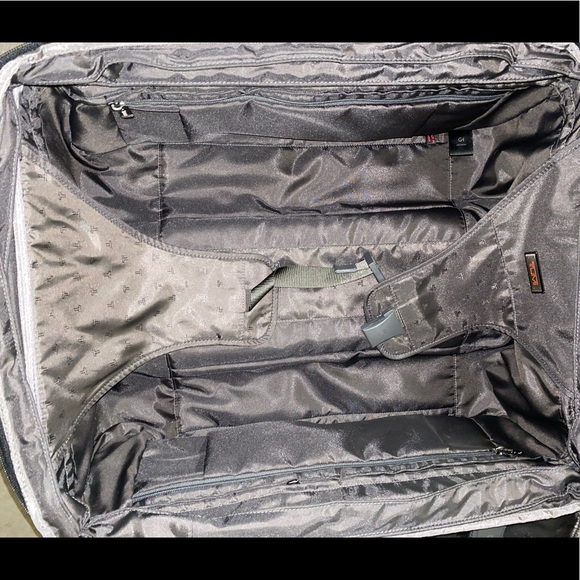 TUMI Carry On Luggage - Picture 11 of 12